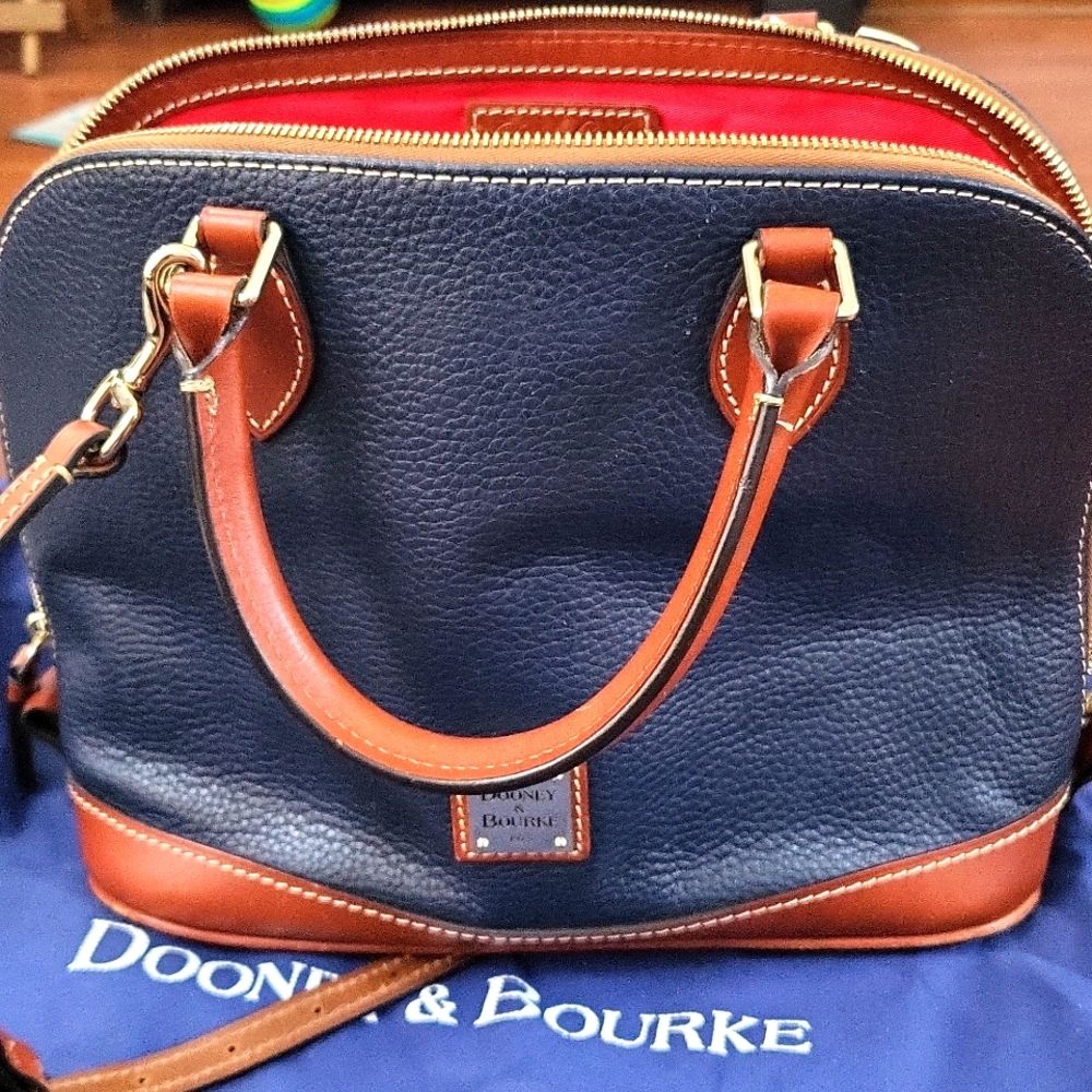 Dooney and Bourke Zip Zip sachel